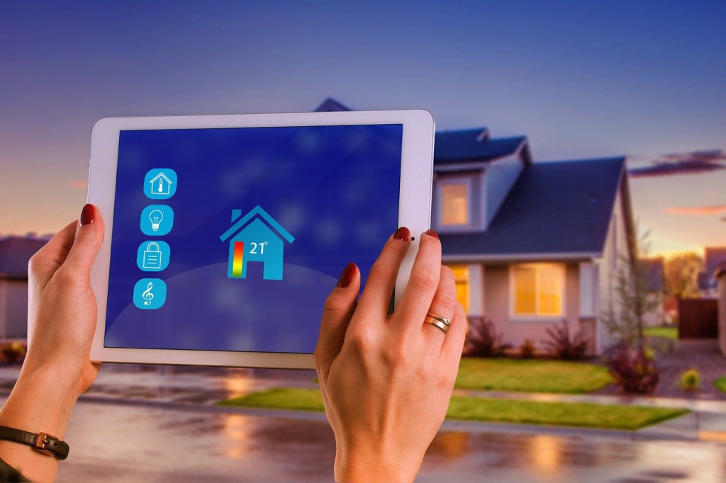 smart-home-g9e52cf5f2_1280.jpg
