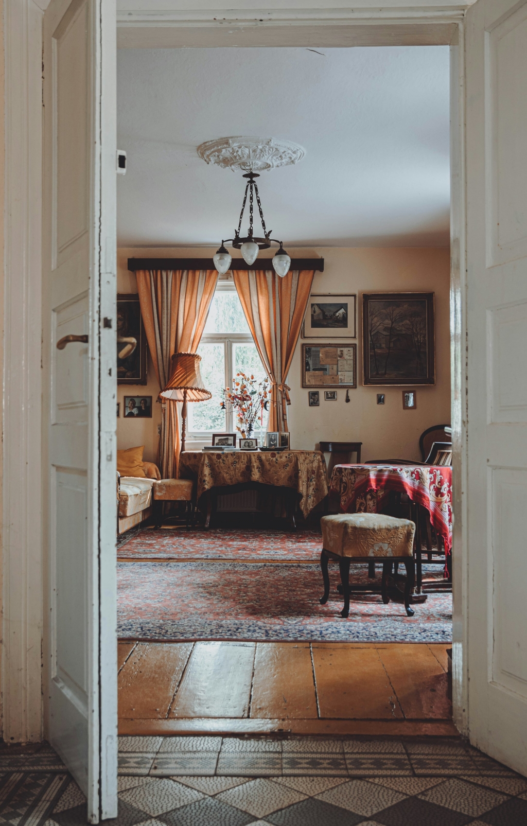 pawel-_5wTSocsysM-unsplash.jpg