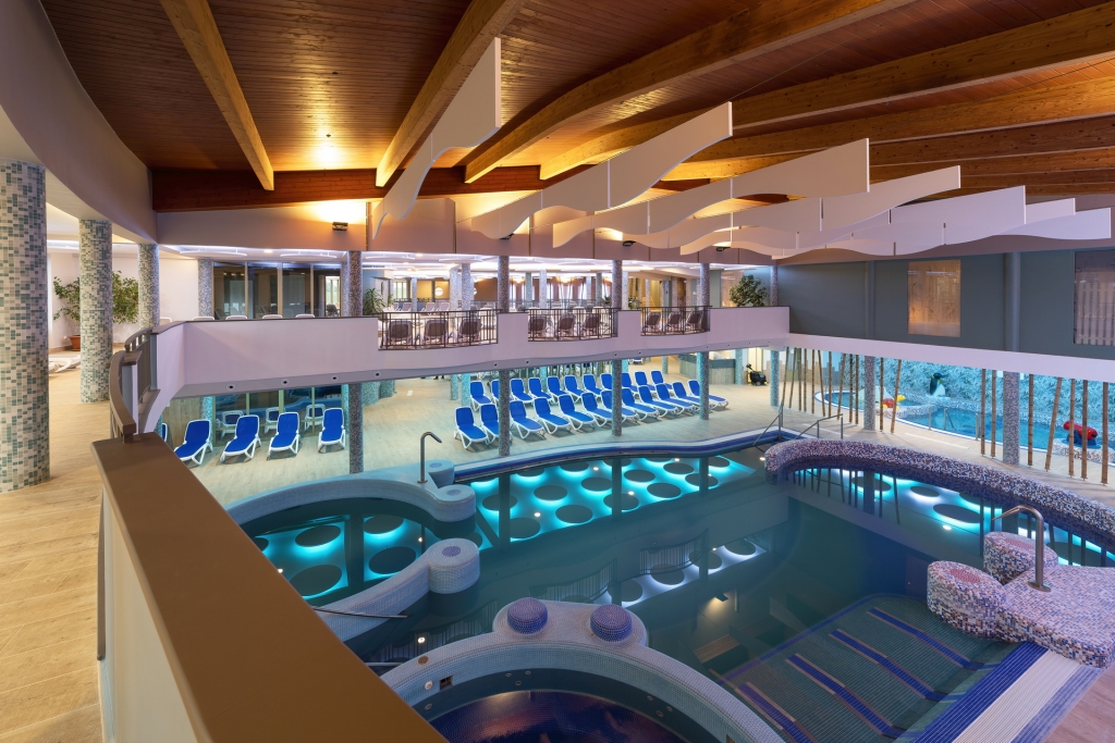 Indoor pool area 3.jpg