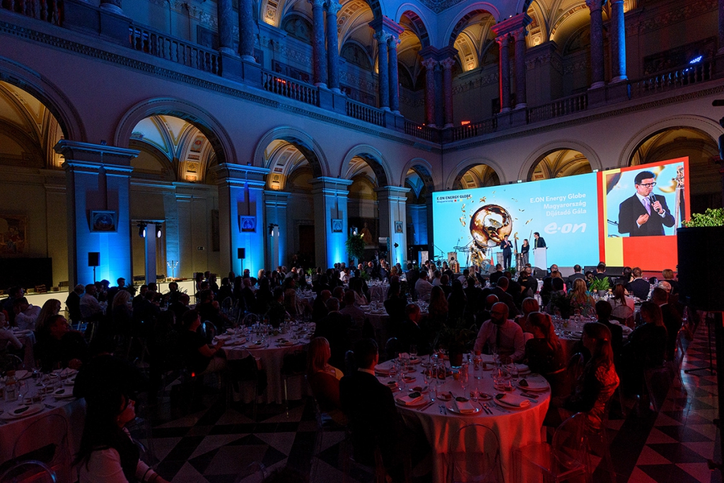 EON_ENERGY_GLOBE_107.jpg