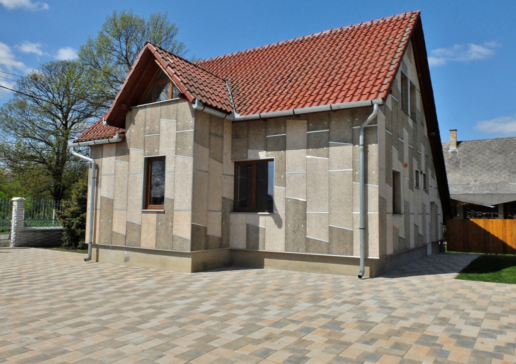 Deich-reeve Haus in Nagyar 01.jpg