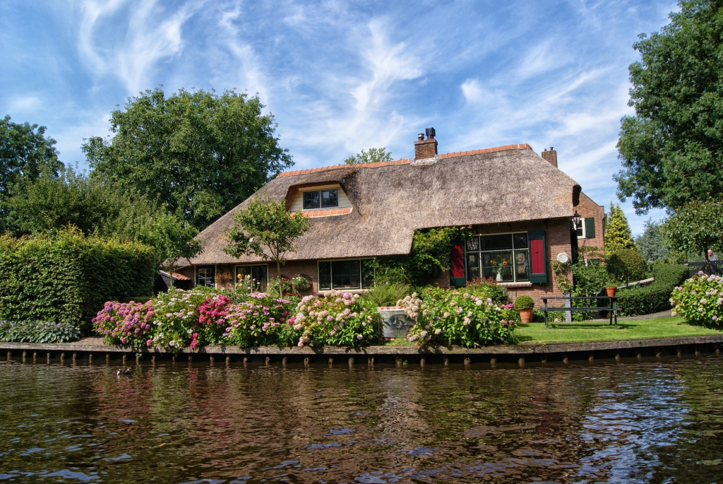 giethoorn-2368494_1920.jpg