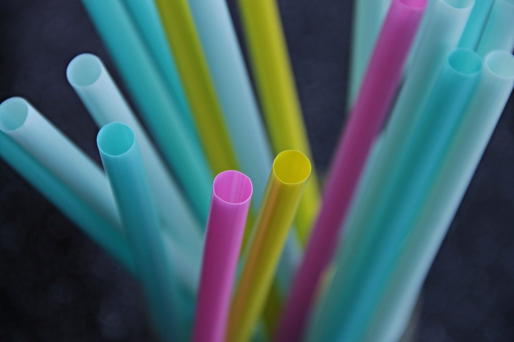 straws-3193715_1280.jpg