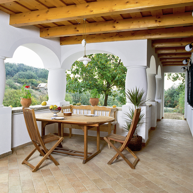 Új ház régi ruhában Új ház régi ruhában