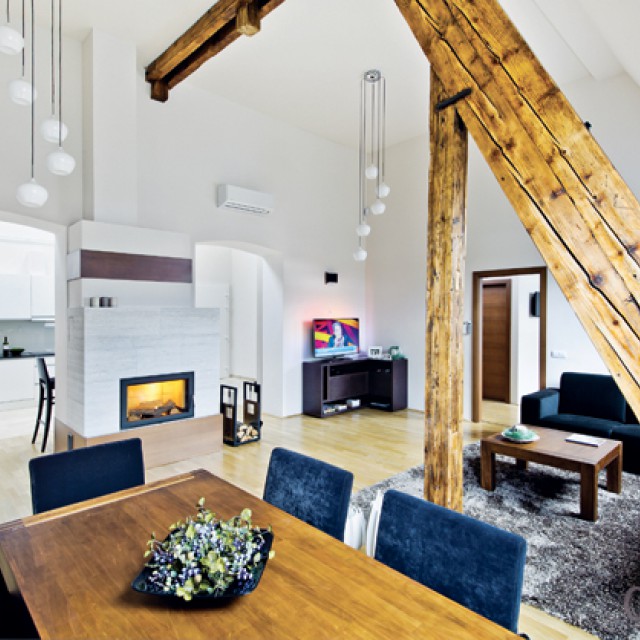 Tetőtéri loftlakás a belvárosban