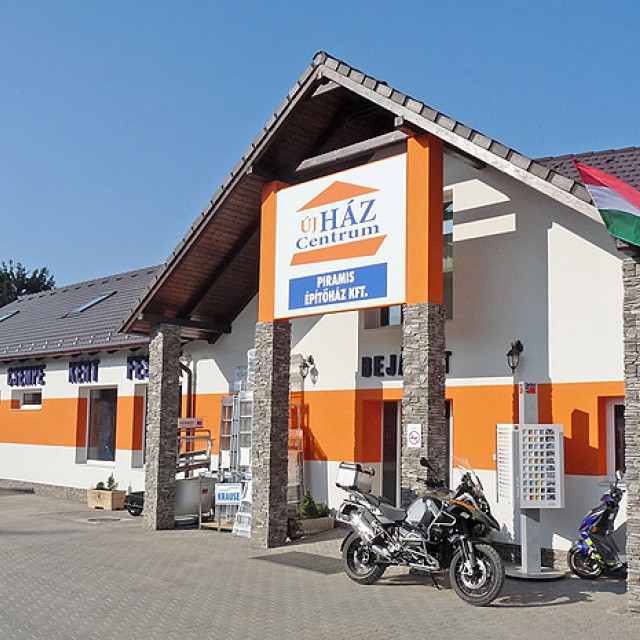 Építkezik, felújít? Akkor irány az újHÁZ Centrum!