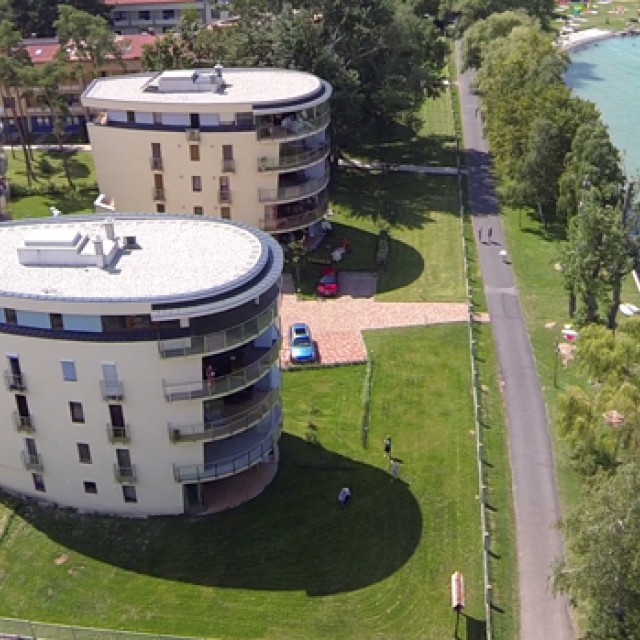 Balatonra néző lakások