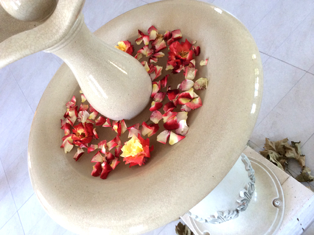 Kutak, csobogók és szökőkutak a kertek ékességei