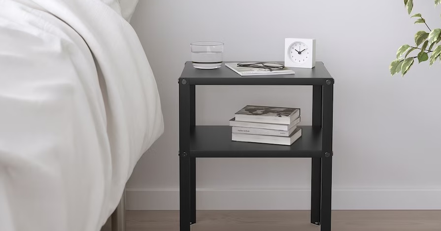 A legegyszerűbb IKEA-s éjjeliszerényt alakította át stílusos bútorrá