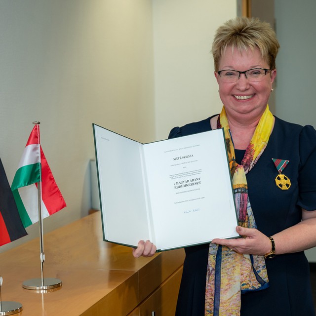 Magas rangú állami kitüntetést kapott Máté Szilvia