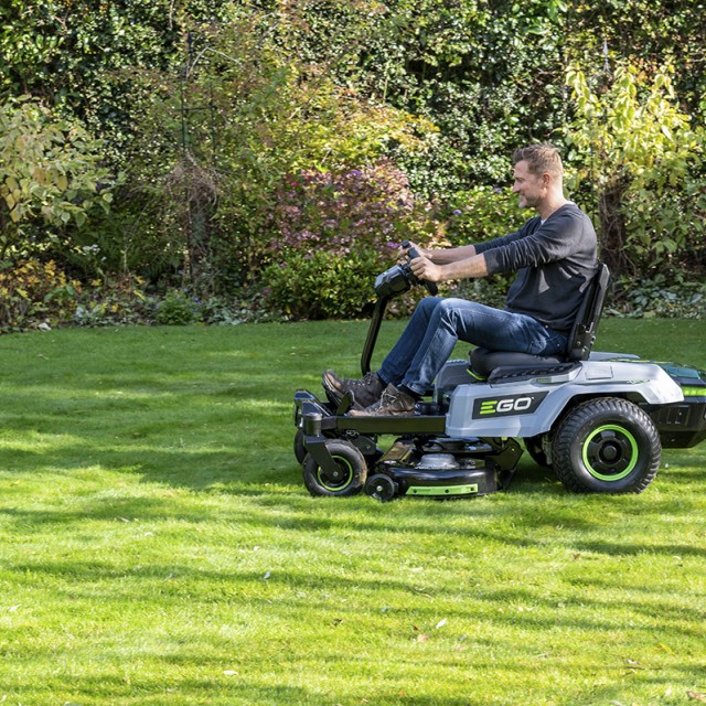 Kertápolás mesterfokon EGO Power + akkumulátoros gépekkel
