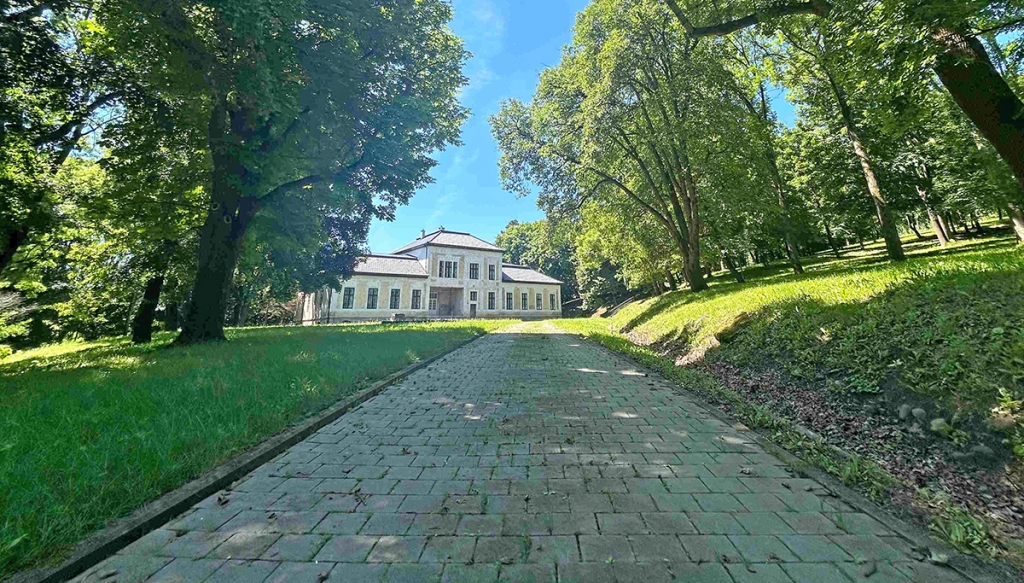 Így fest most a 19. század végén épített Barkóczy-kastély