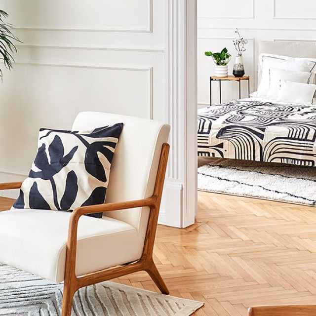 Régi, budapesti lakásból nagyvilági otthon: fekete-fehér elegancia 83 m2-en