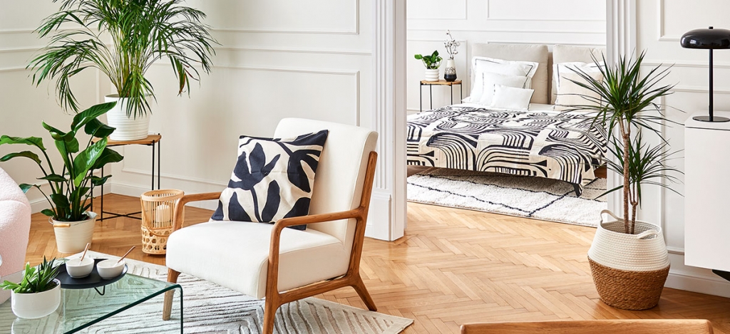 Régi, budapesti lakásból nagyvilági otthon: fekete-fehér elegancia 83 m2-en