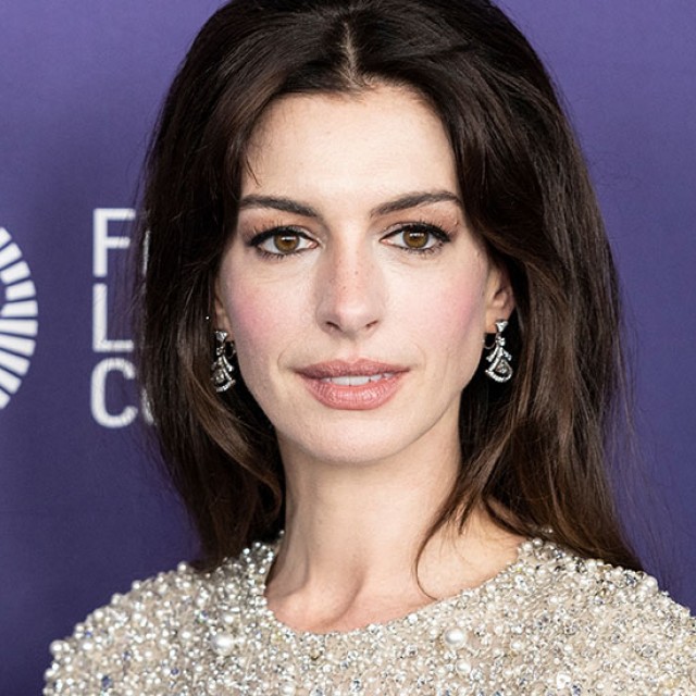 Anne Hathaway megmutatta „midimalista” előszobáját: a lakberendezők imádják!