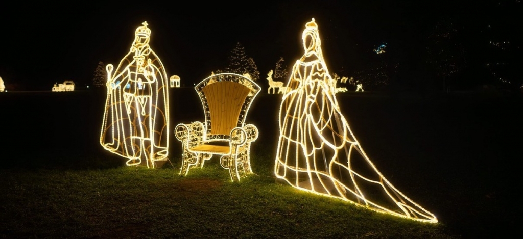 Fénypompás Kastélypark - Erzsébet királyné Fénykertje Gödöllőn