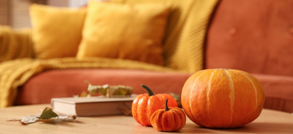 3 tipp a varázslatos őszi nappaliért: így érdemes rétegezni a különféle textíliákat!