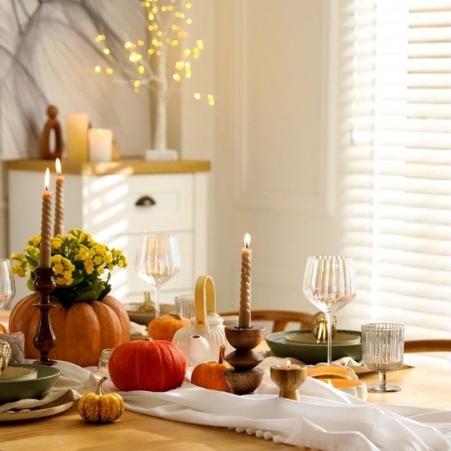 Kreatív és látványos asztaldekorációs ötletek őszre: tedd teljessé a meghitt hangulatot!
