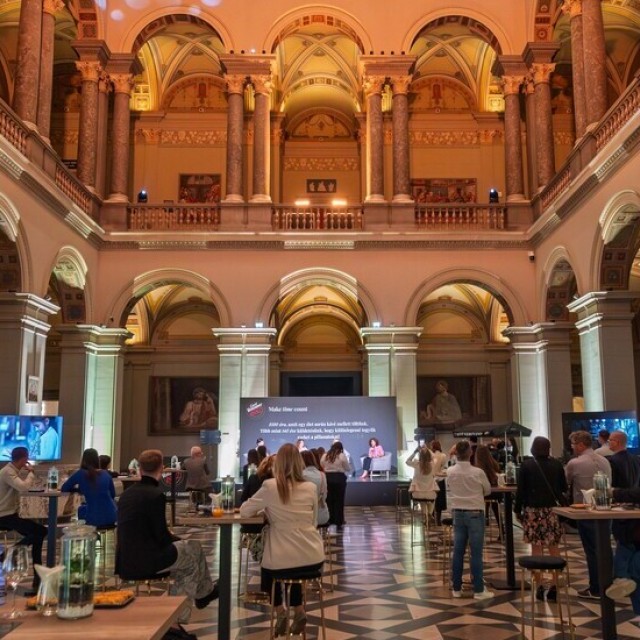 Minden korosztály imádja a kávét: 5 és fél napot kávéznak el a magyarok évente