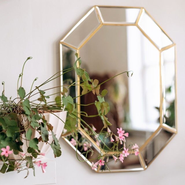 4 hely a lakásban, ahova SOHA ne akassz tükröt: szakértők árulták el, miért rossz ötlet!