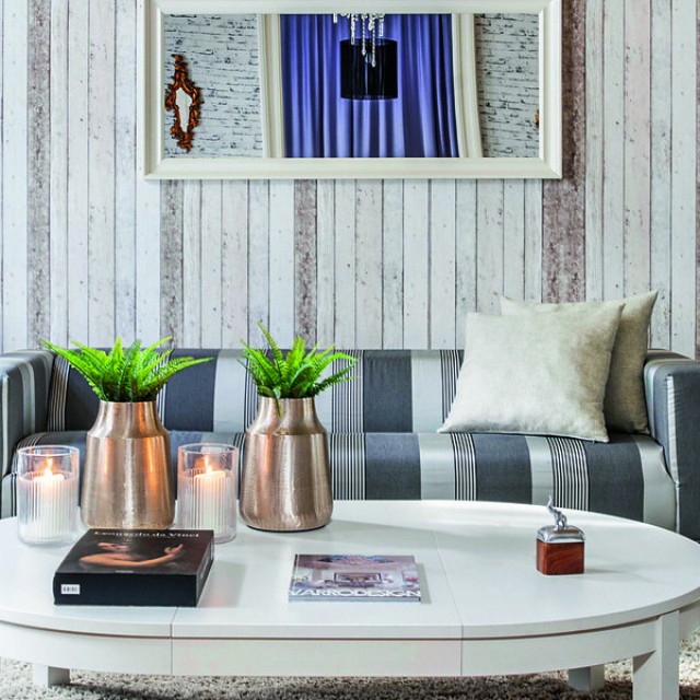 Télikert a bérház emeletén: vidéki kúriahangulat és nagypolgári építészeti jegyek egy pesti lakásban