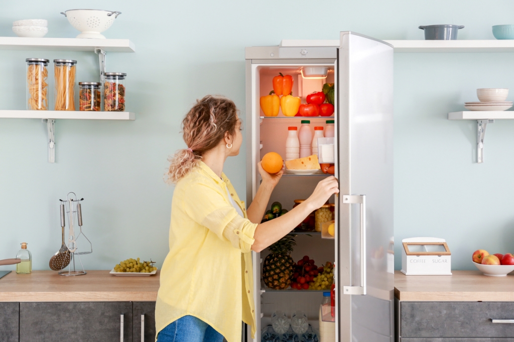 Így helyezd el a hűtőszekrényt egy aprócska konyhában – profi tippek! Így helyezd el a hűtőszekrényt egy aprócska konyhában – profi tippek!
