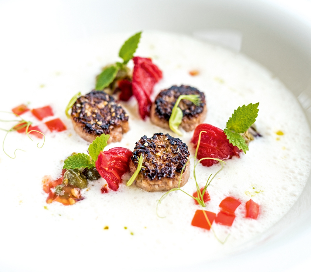 Fehér paradicsomleves citromfüves mangalicafasírttal