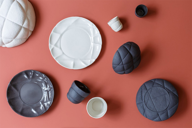 Fekete-fehér, matt és fényes porcelán készlet