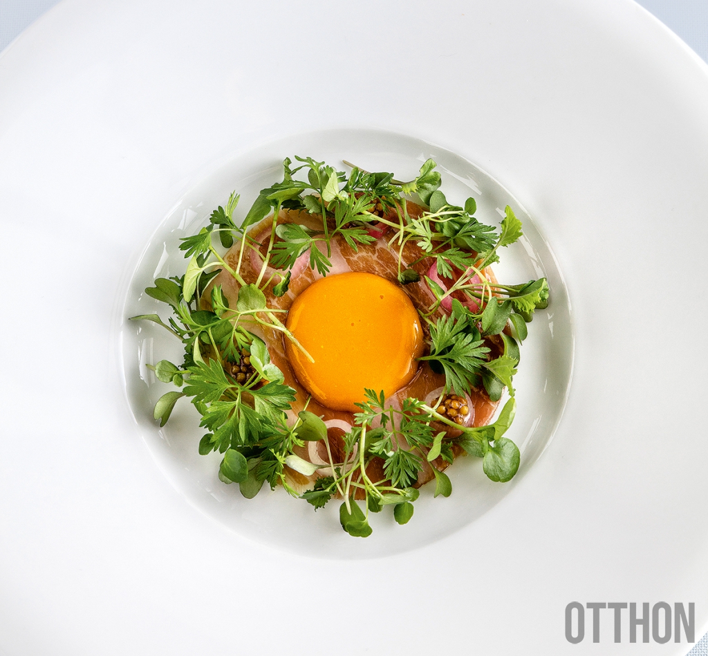 Tojáskrém füstölt sonkával és zöldkoszorúval Tojáskrém füstölt sonkával és zöldkoszorúval