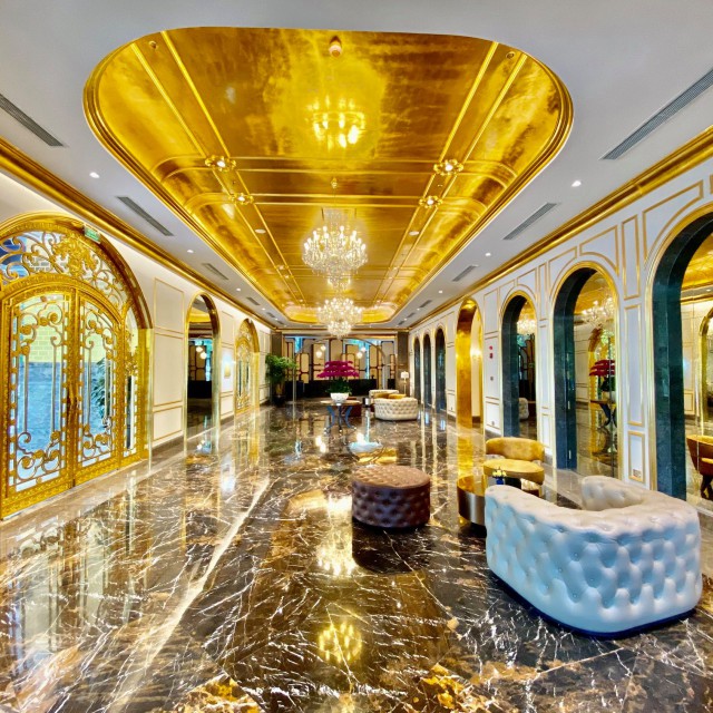 Luxushotel, ahol szinte minden aranyból van