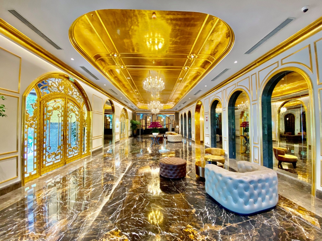 Luxushotel, ahol szinte minden aranyból van